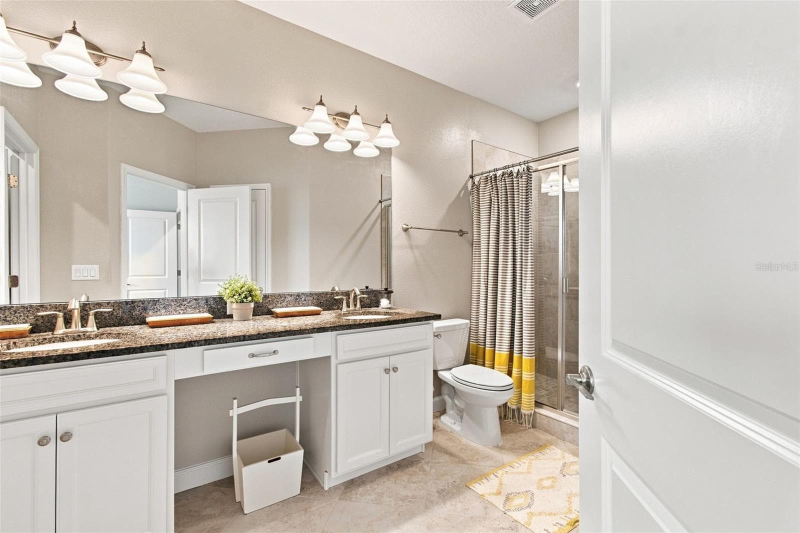 Primary Bathroom - Dual Vanity - 18623 NOBLE CASPIAN DR, LUTZ