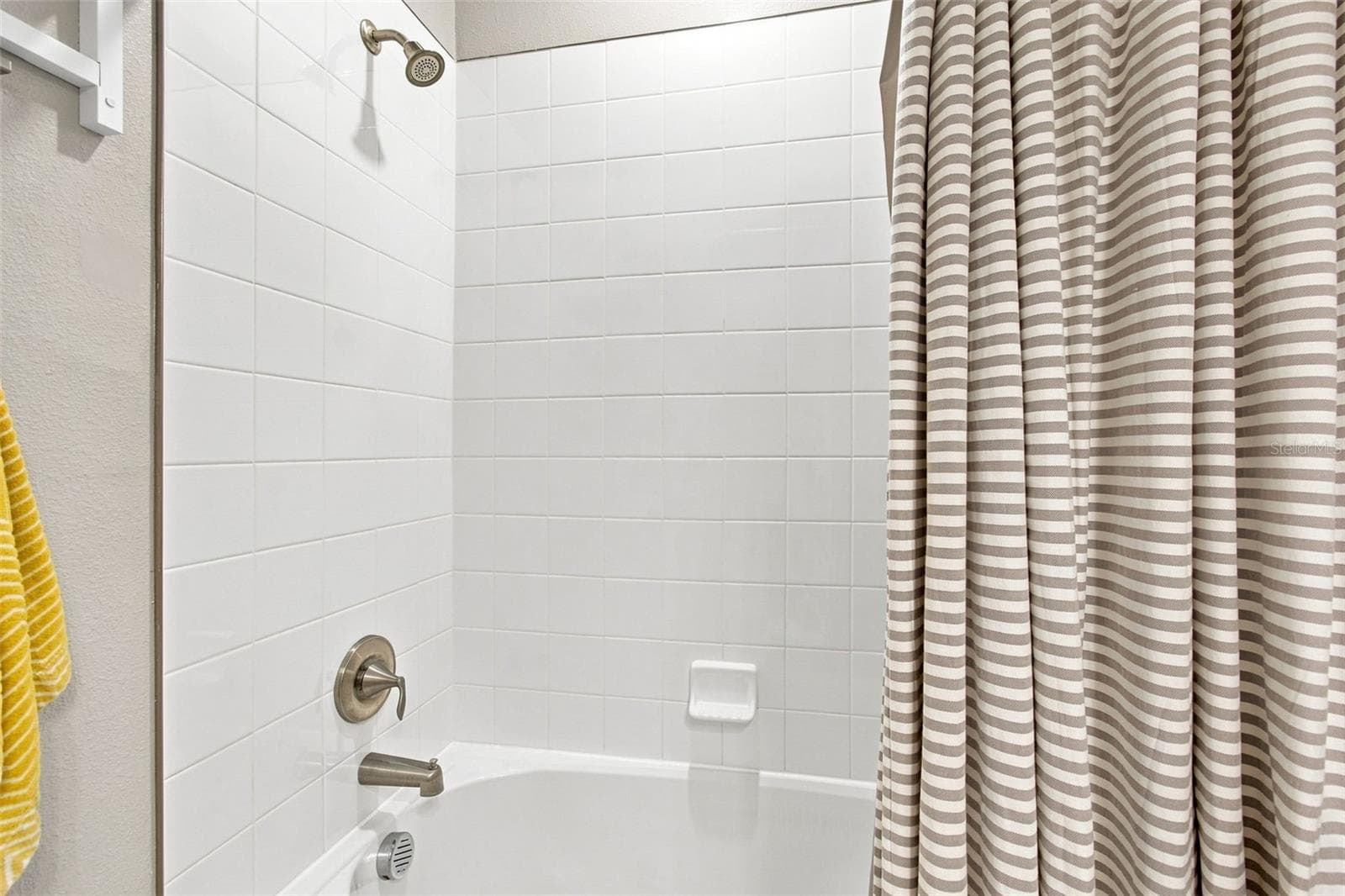 Shared Bathroom - 18623 NOBLE CASPIAN DR, LUTZ