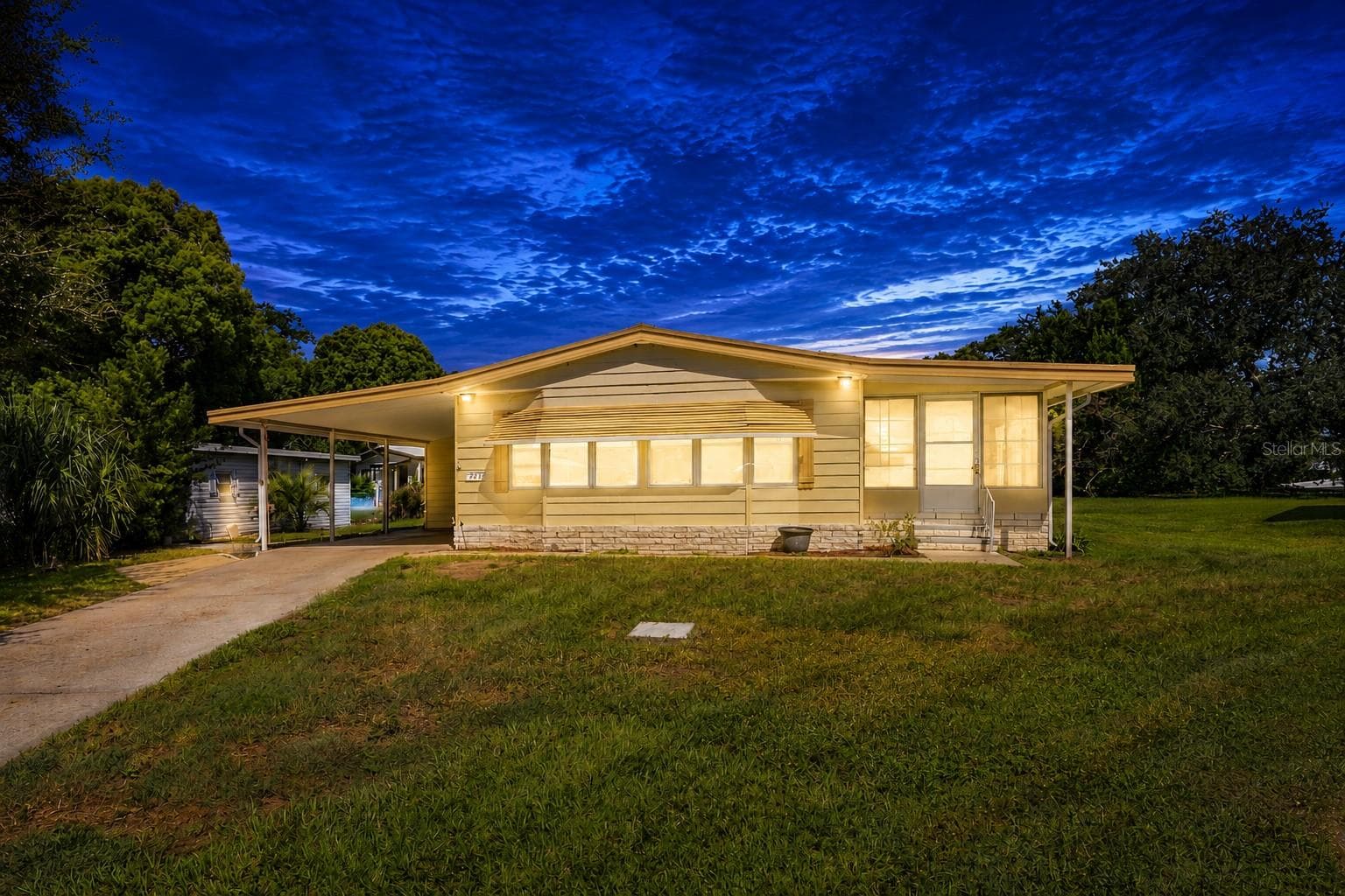 Manufactured Home at 3417 WAX MYRTLE CIR, ZELLWOOD, photo 2 of 42