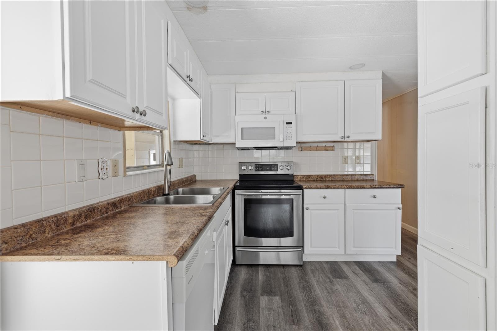 Kitchen - 3417 WAX MYRTLE CIR, ZELLWOOD