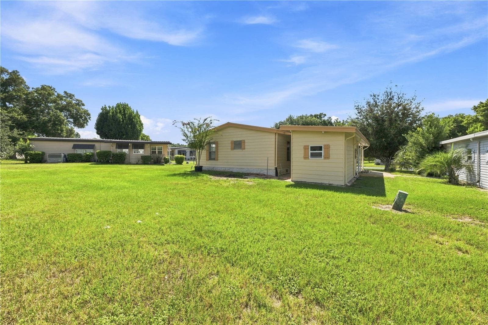 Manufactured Home at 3417 WAX MYRTLE CIR, ZELLWOOD, photo 32 of 42