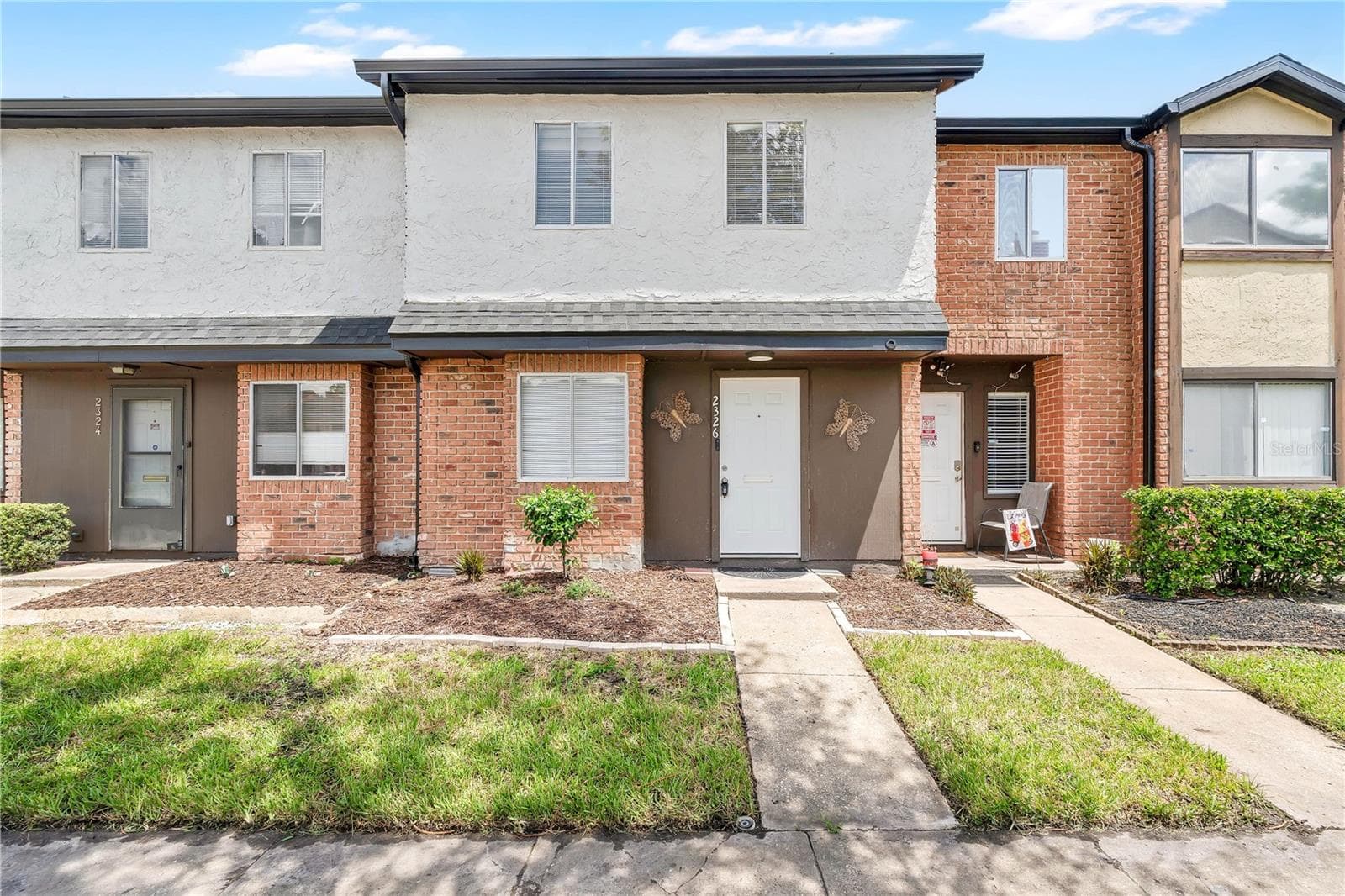 2326 HUNTINGTON GREEN CT #4