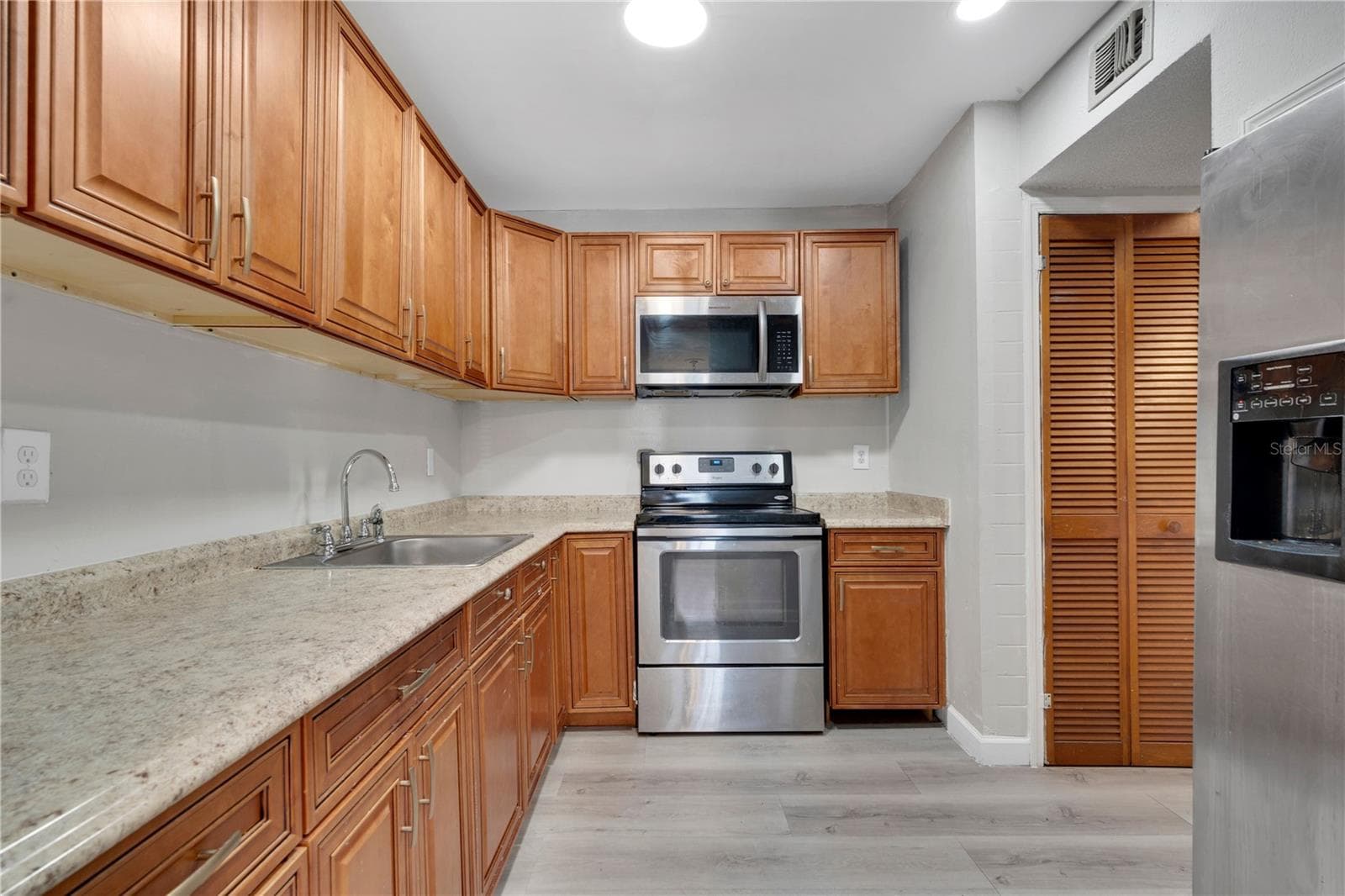 Condominium at 2326 HUNTINGTON GREEN CT #4, ORLANDO, photo 11 of 36