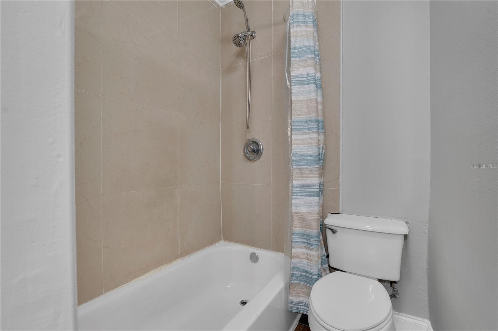 Condominium at 2326 HUNTINGTON GREEN CT #4, ORLANDO, photo 18 of 36