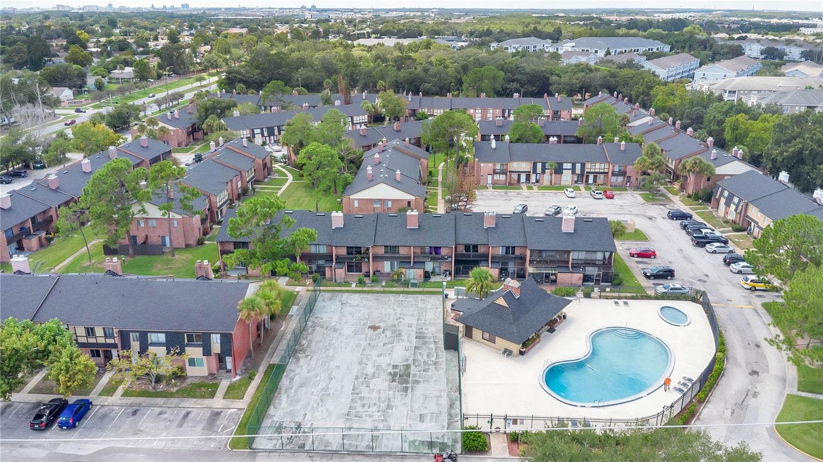 Condominium at 2326 HUNTINGTON GREEN CT #4, ORLANDO, photo 34 of 36