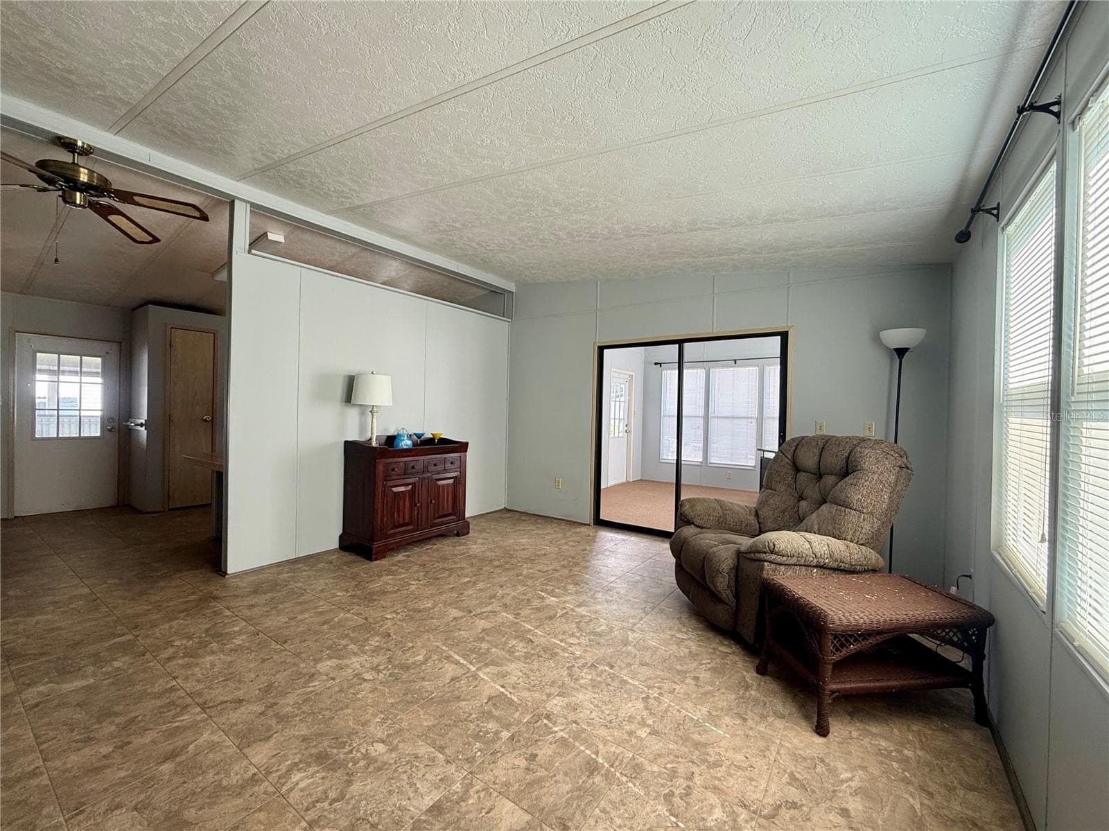 Manufactured Home at 225 N SAINT THOMAS CIR, APOLLO BEACH, photo 3 of 26