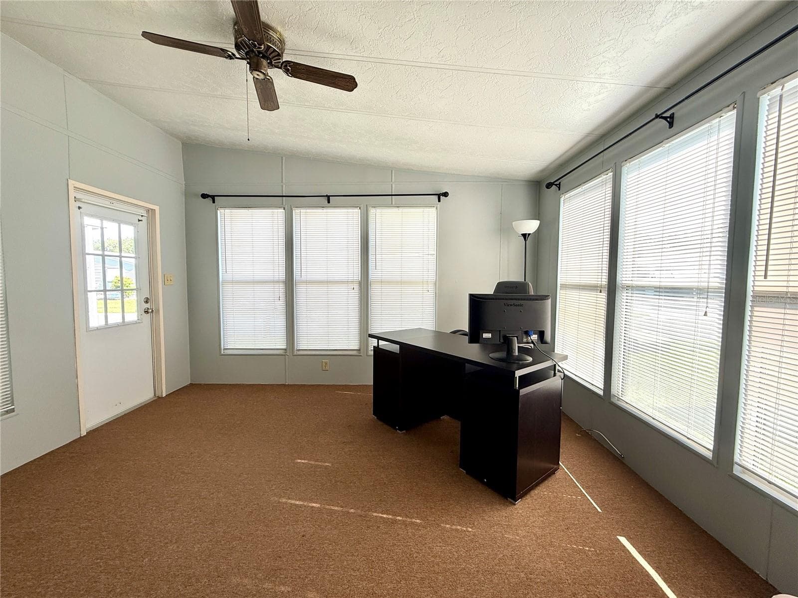 Manufactured Home at 225 N SAINT THOMAS CIR, APOLLO BEACH, photo 5 of 26