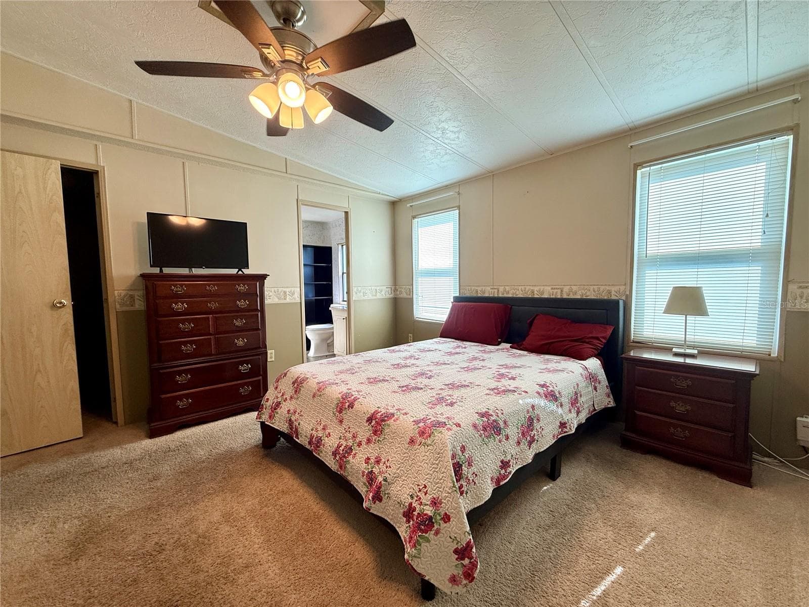 Manufactured Home at 225 N SAINT THOMAS CIR, APOLLO BEACH, photo 9 of 26