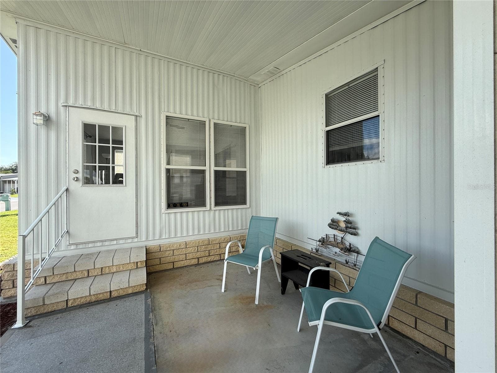 Manufactured Home at 225 N SAINT THOMAS CIR, APOLLO BEACH, photo 15 of 26