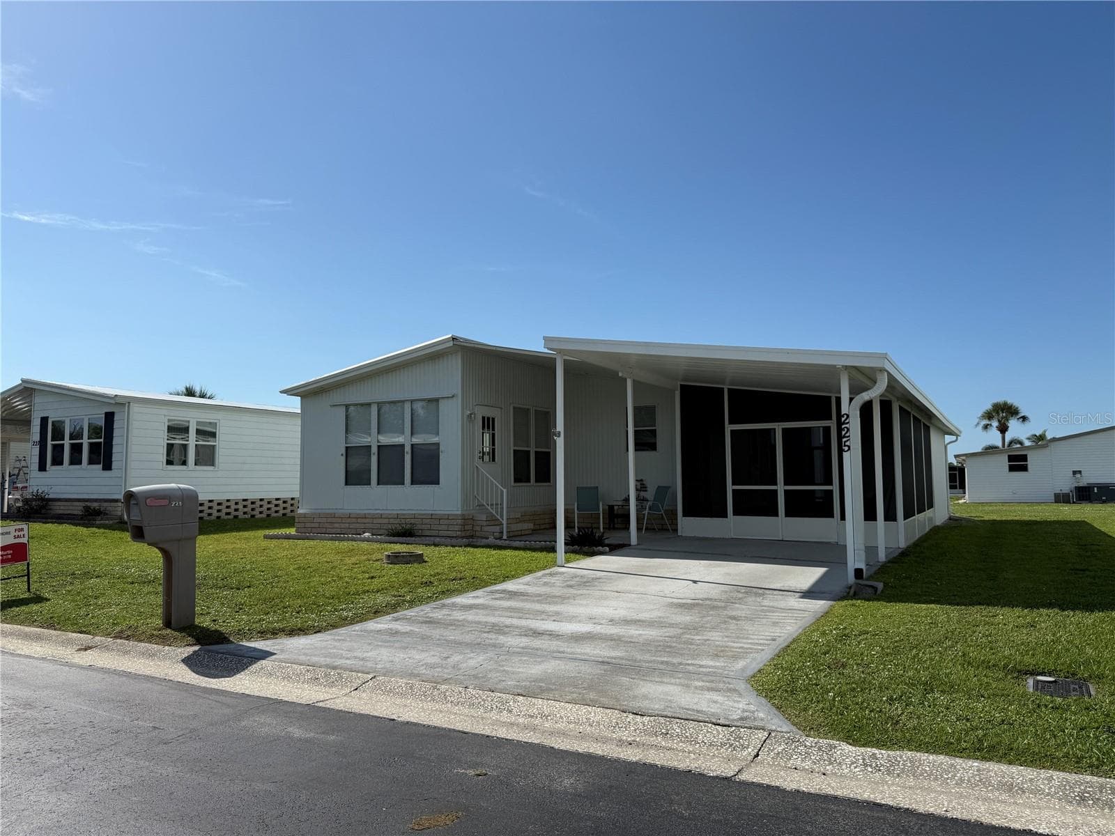 Manufactured Home at 225 N SAINT THOMAS CIR, APOLLO BEACH, photo 26 of 26