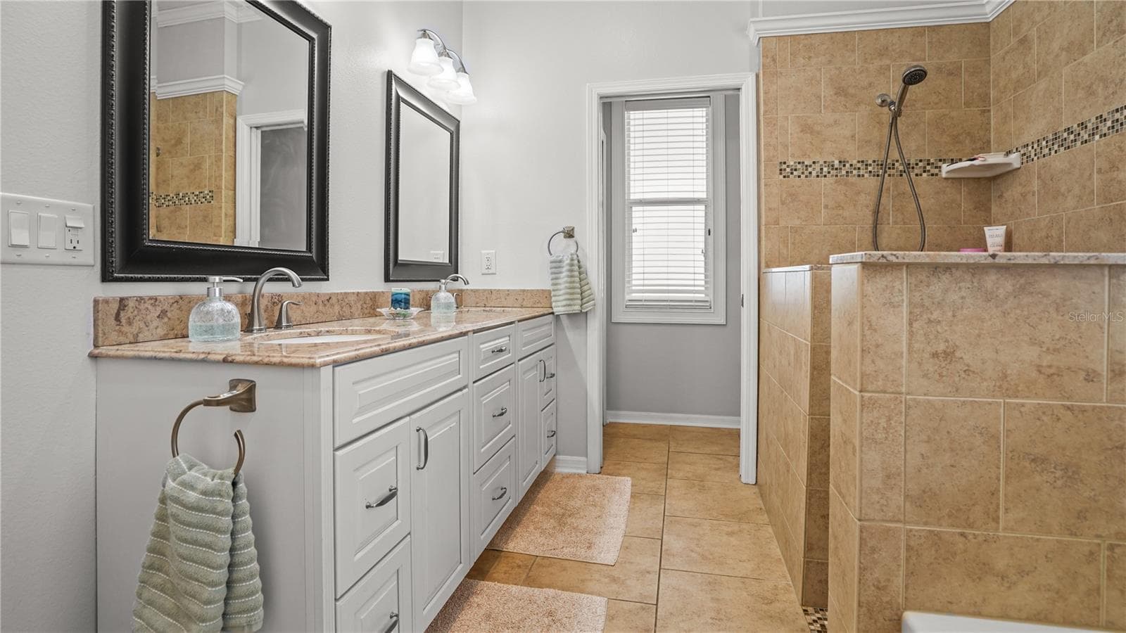 Single Family Residence at 19420 SUNSET BAY DR, LAND O LAKES, photo 18 of 56