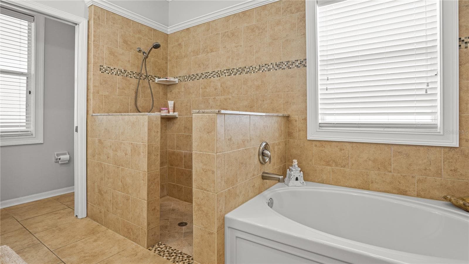 Single Family Residence at 19420 SUNSET BAY DR, LAND O LAKES, photo 19 of 56