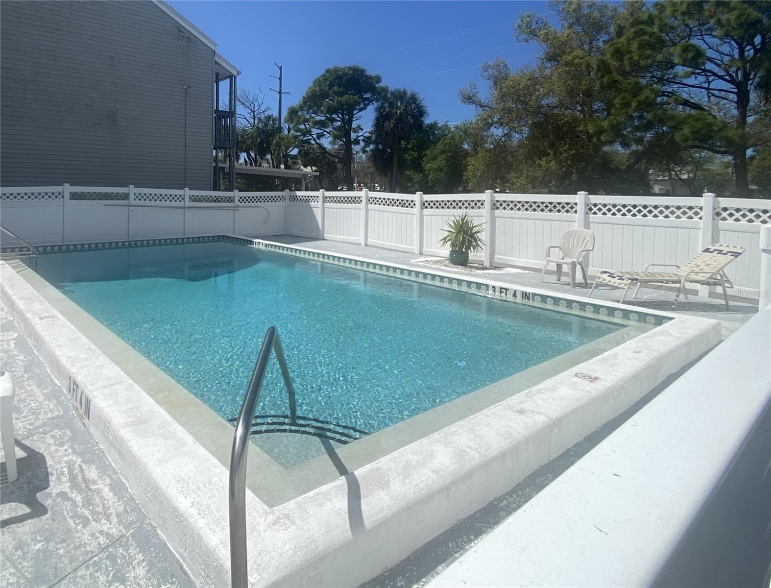 Community Pool - 259 FENWICK DR #34, VENICE