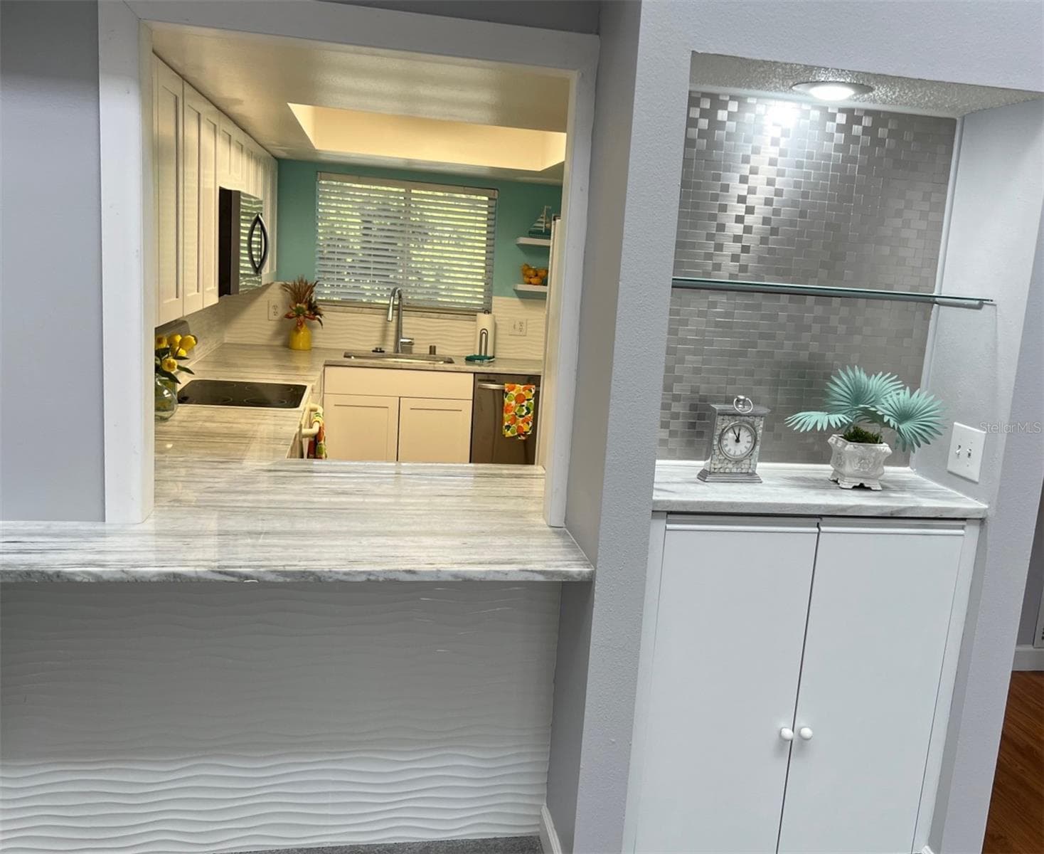 Breakfast Bar / Pass-through Bar - 259 FENWICK DR #34, VENICE