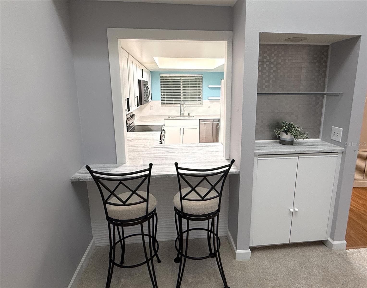 Breakfast Bar / Pass-through Bar - 259 FENWICK DR #34, VENICE
