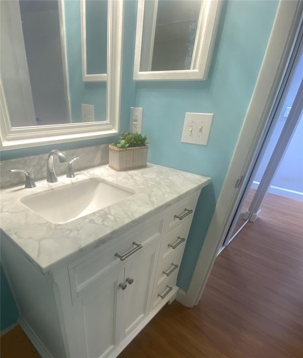 Guest Bathroom - 259 FENWICK DR #34, VENICE