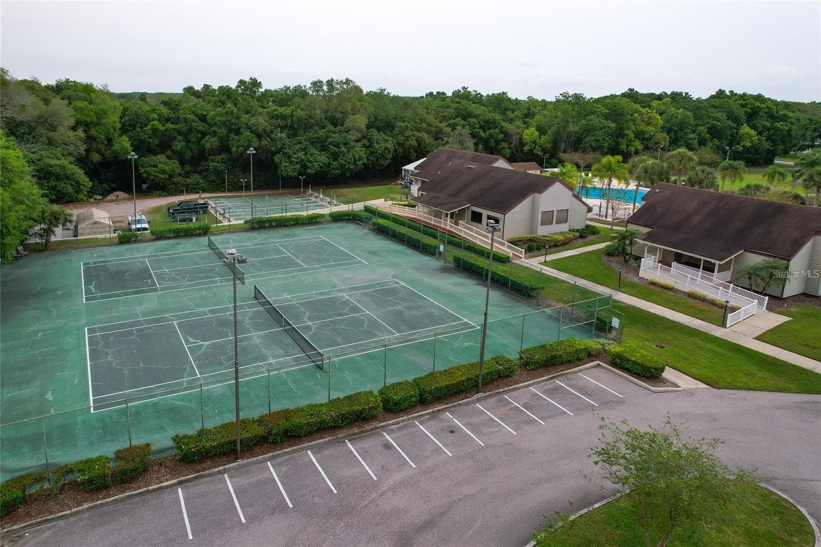 Courts - 3417 WAX MYRTLE CIR, ZELLWOOD