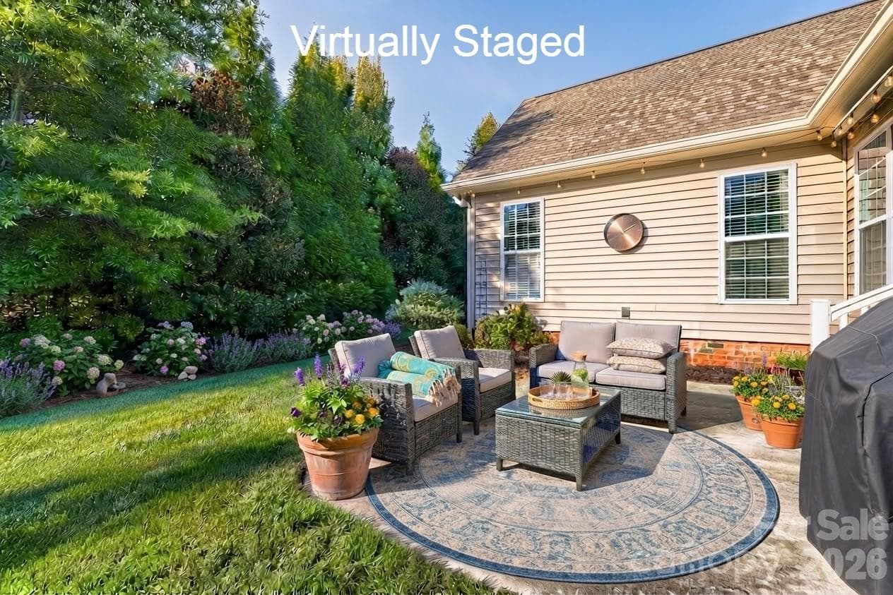 Single Family Residence at 18311 Glenealy Drive, Cornelius, photo 26 of 40