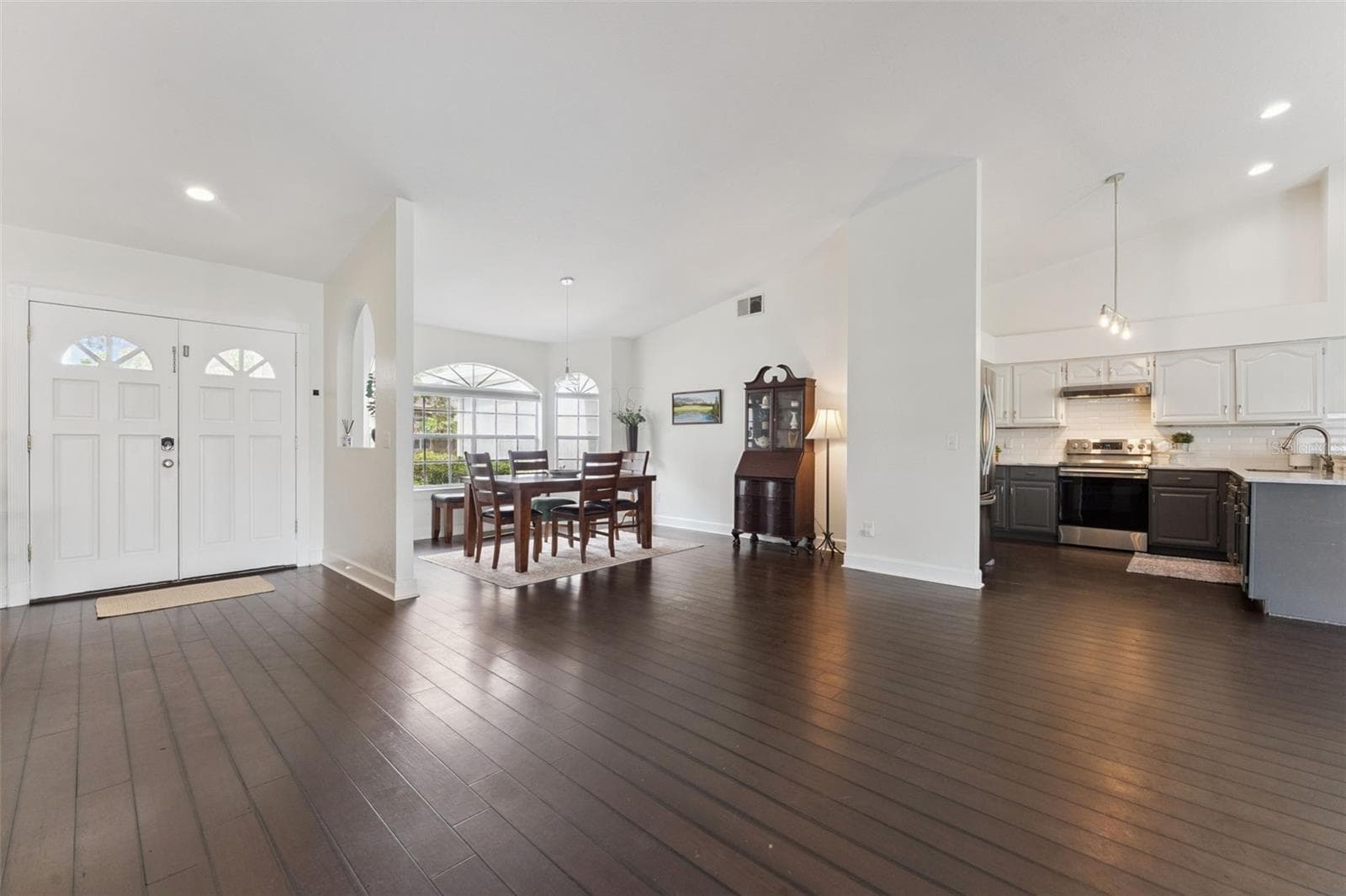 Single Family Residence at 13627 DORNOCH DR, ORLANDO, photo 2 of 36