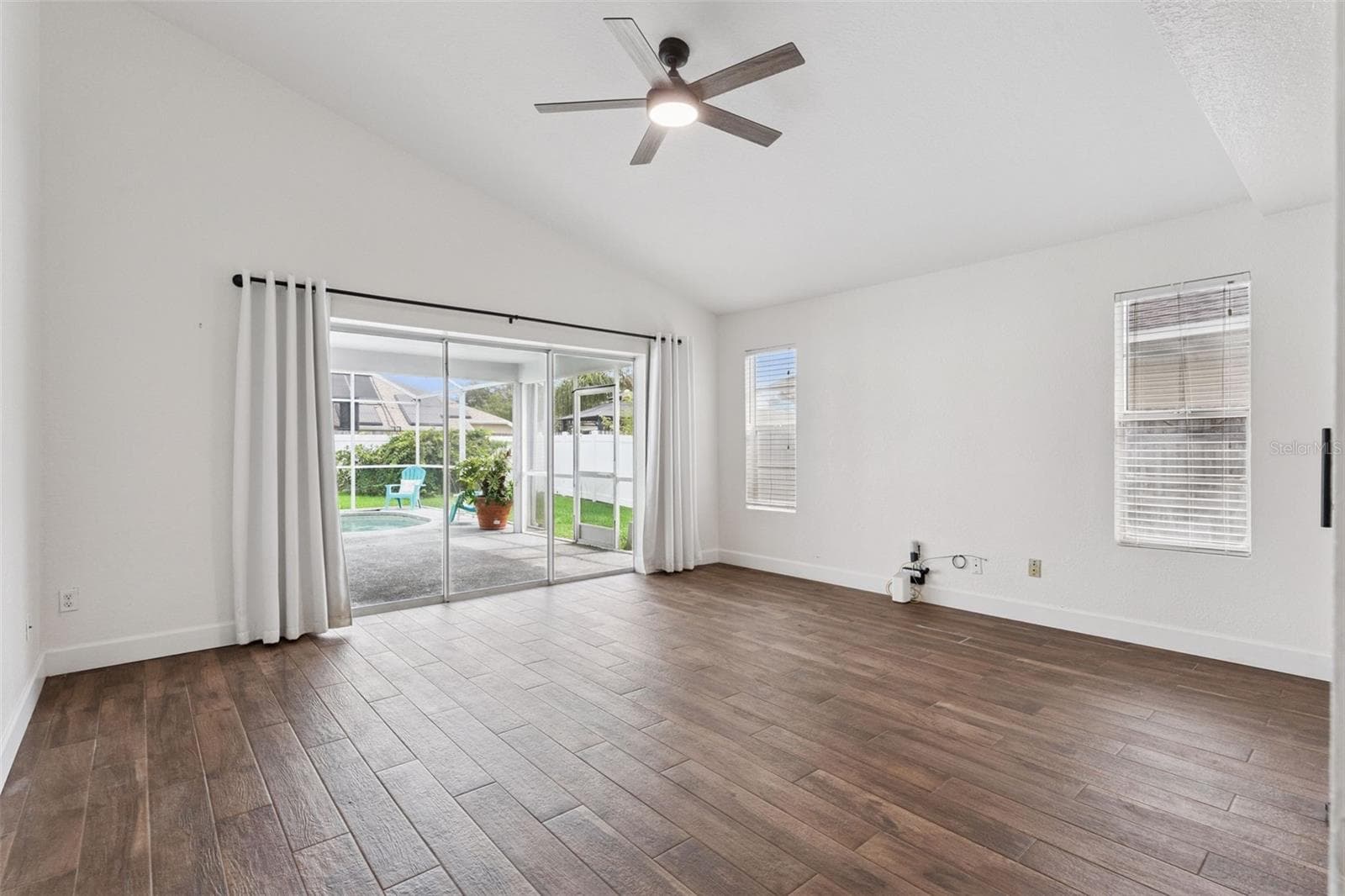 Single Family Residence at 13627 DORNOCH DR, ORLANDO, photo 11 of 36