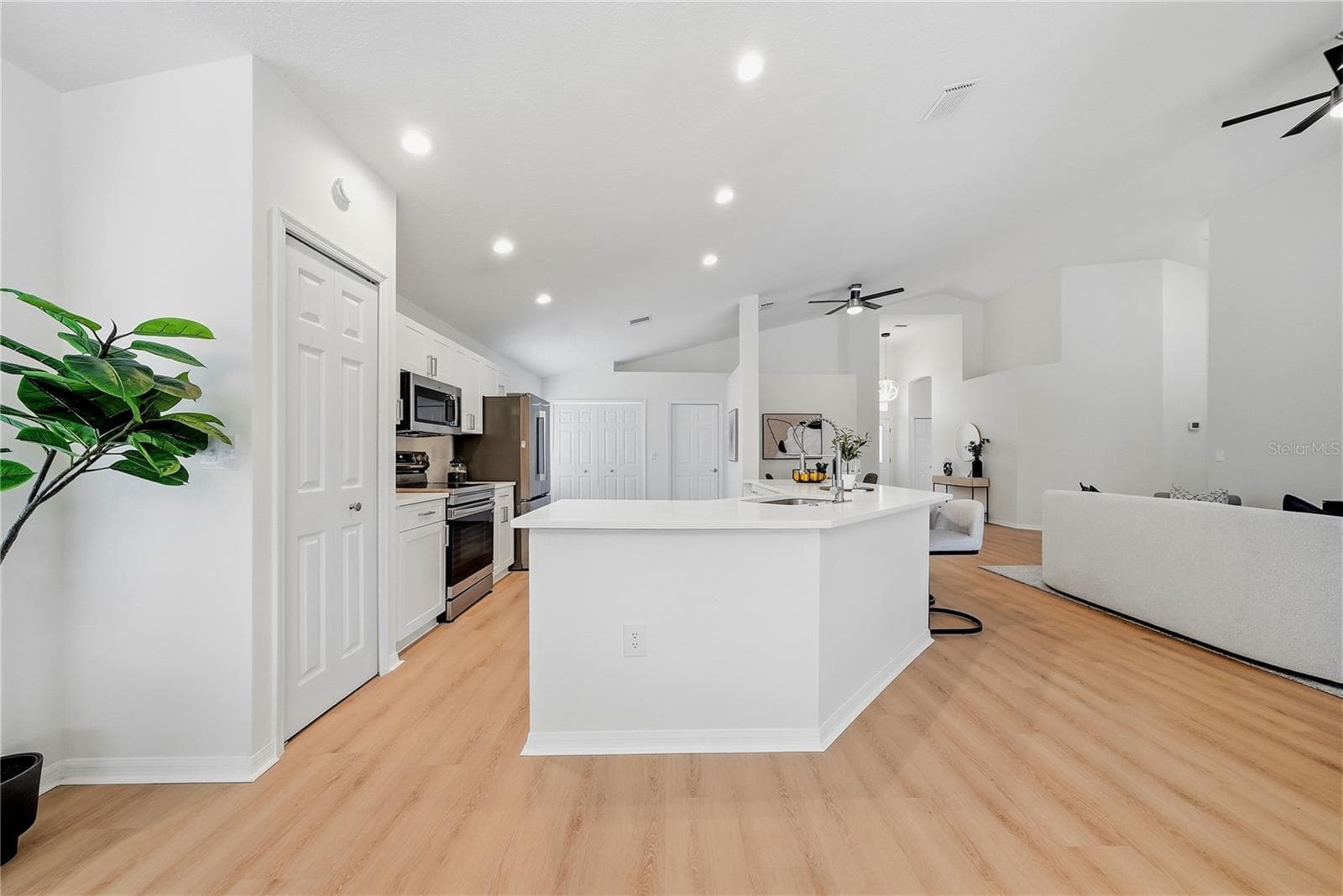 Single Family Residence at 6817 SUPERIOR STREET CIR, SARASOTA, photo 14 of 67