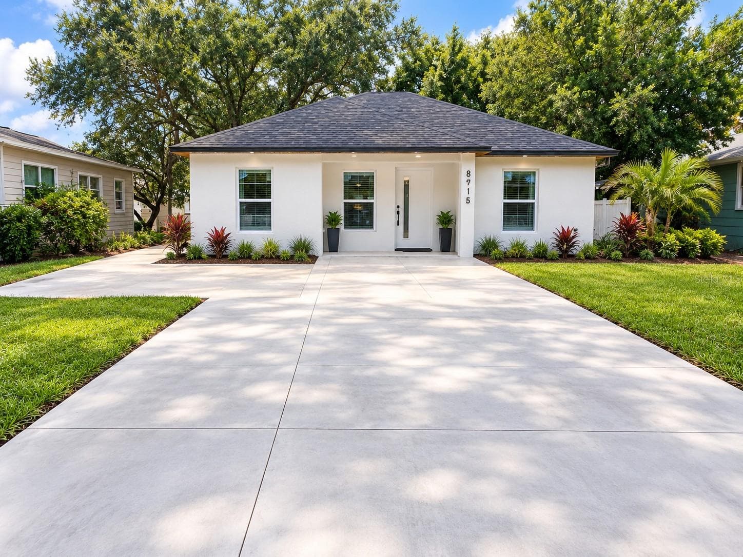 Single Family Residence at 8915 N WILLOW AVE, TAMPA, photo 2 of 47