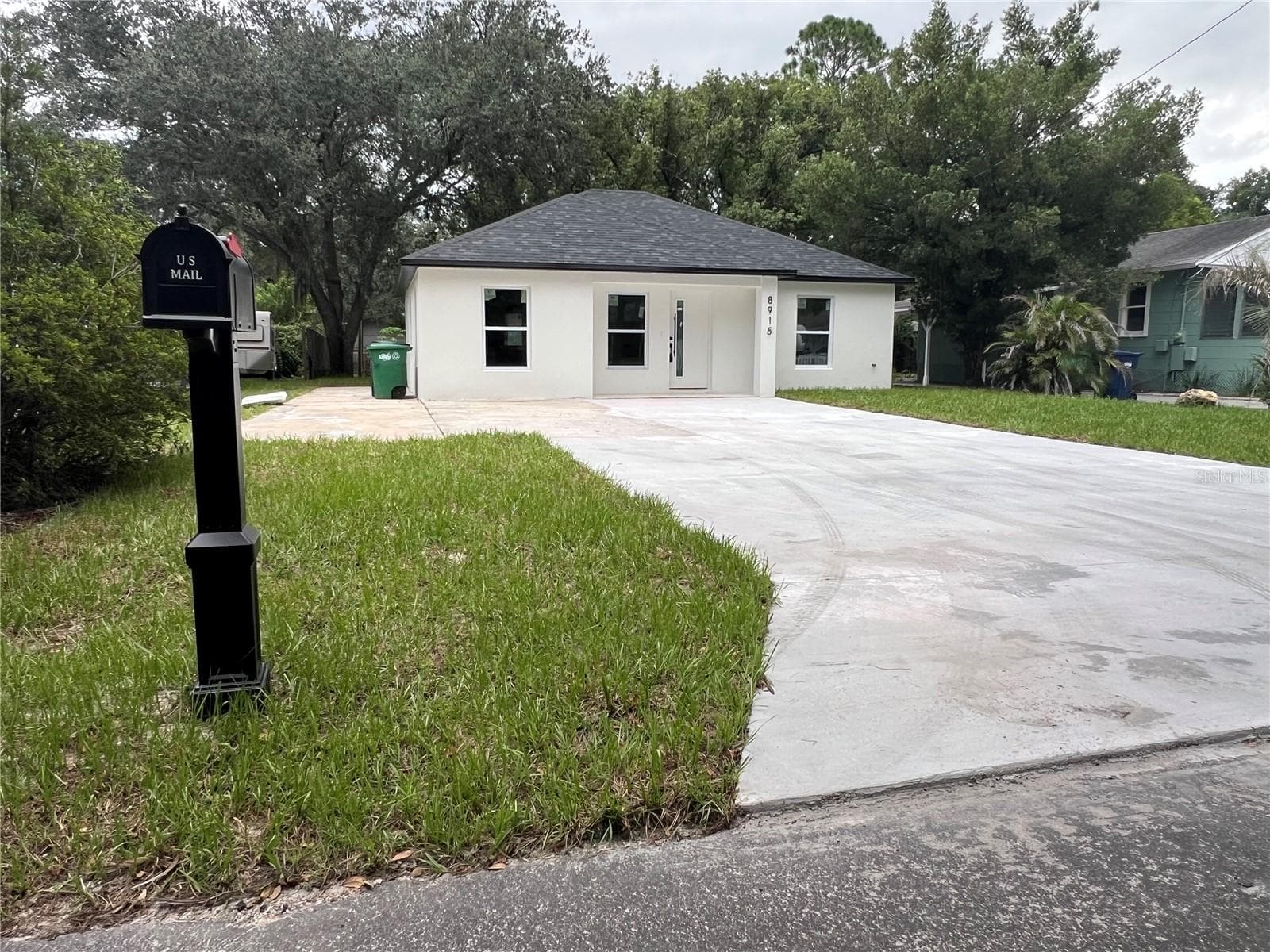 Single Family Residence at 8915 N WILLOW AVE, TAMPA, photo 4 of 47
