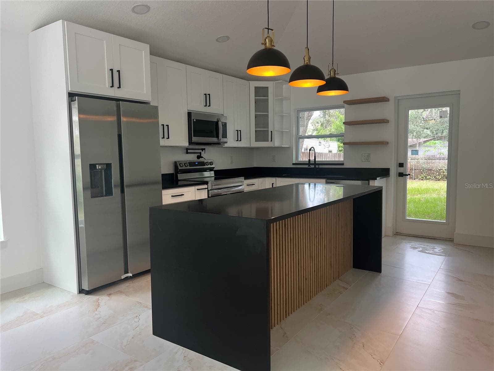 Single Family Residence at 8915 N WILLOW AVE, TAMPA, photo 13 of 47