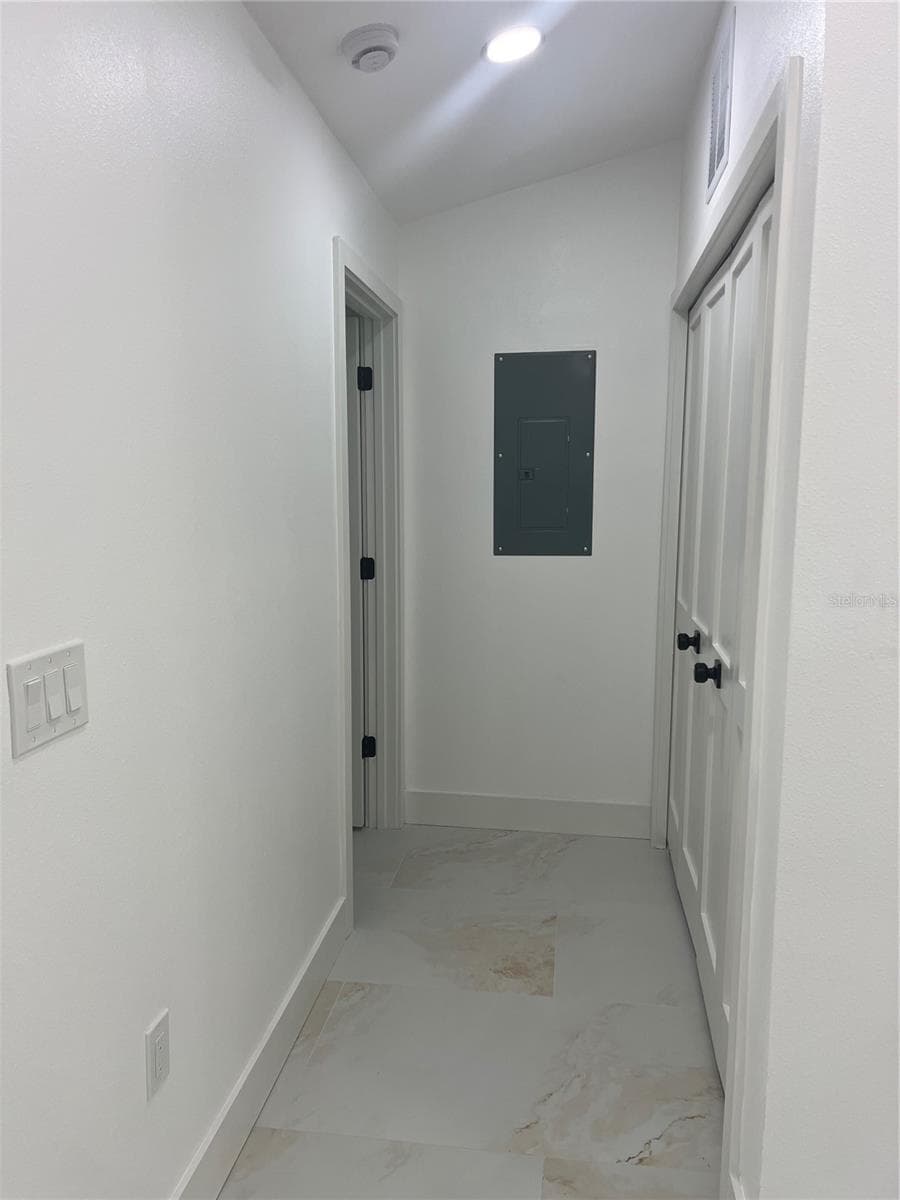 Single Family Residence at 8915 N WILLOW AVE, TAMPA, photo 22 of 47