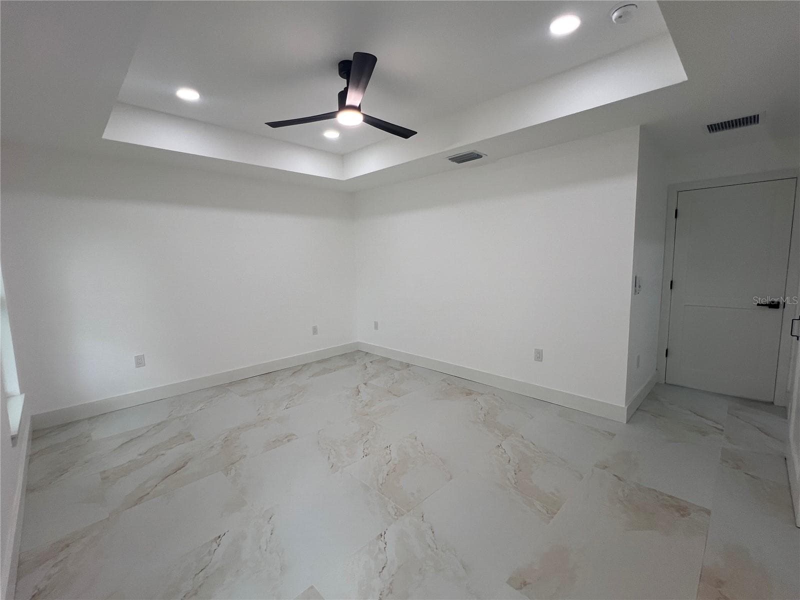 Single Family Residence at 8915 N WILLOW AVE, TAMPA, photo 36 of 47