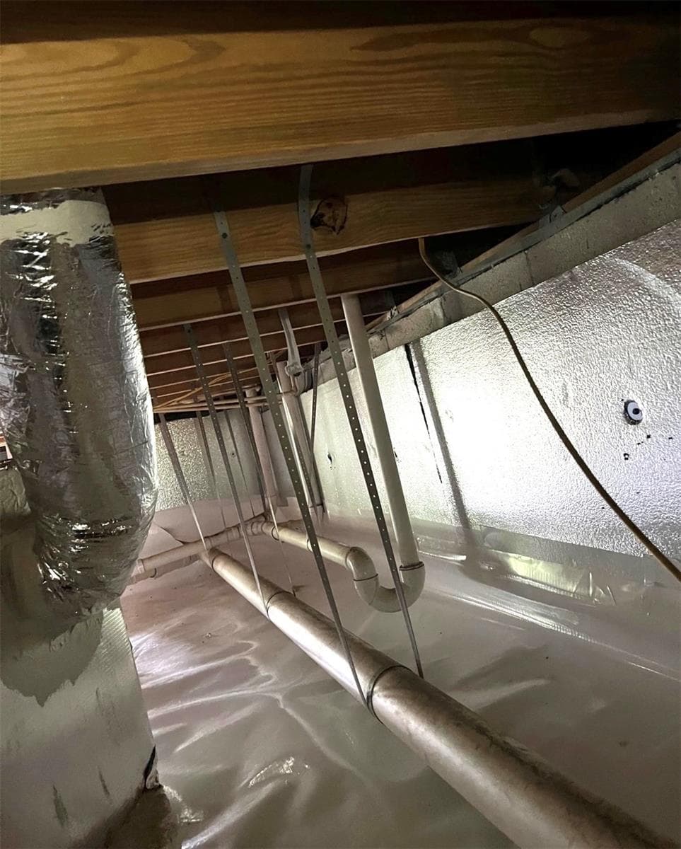 encapsulated Crawl space with dehumidification. - 1894 R E BYRD RD, FROSTPROOF