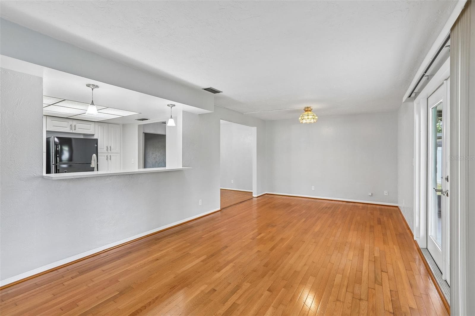 Family Room Facing Kitchen - 13178 88TH AVE N, SEMINOLE