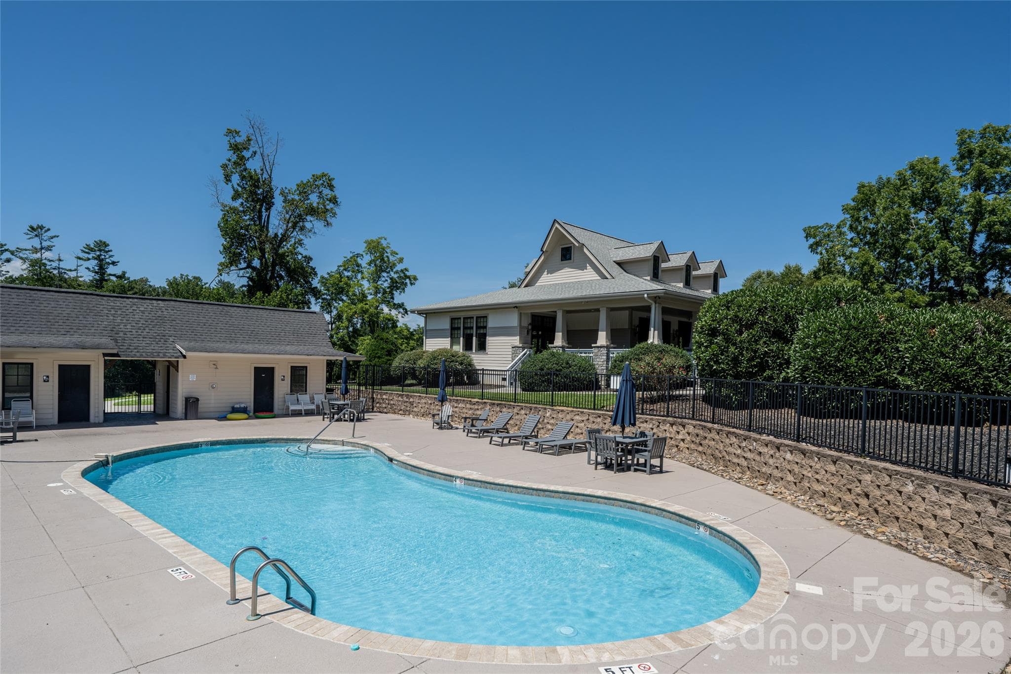 Neighborhood pool with changing / restroom facilities. - 170 Cape Martin Circle, Hendersonville