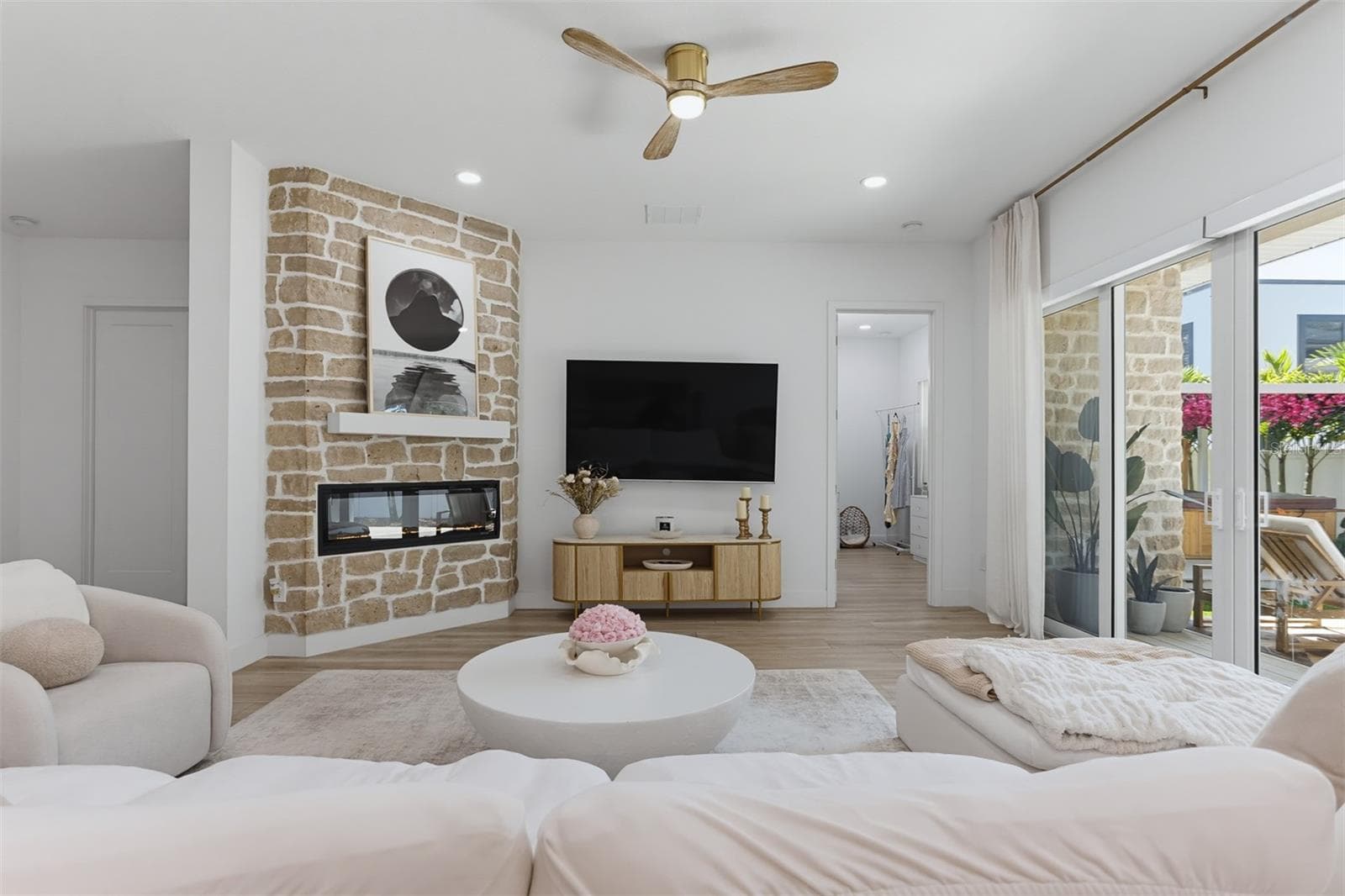 Single Family Residence at 3206 W ARCH ST, TAMPA, photo 10 of 71