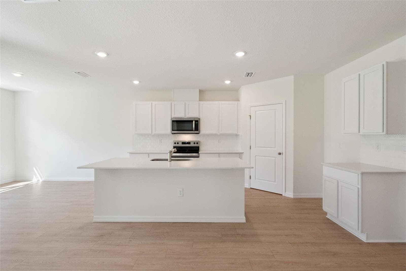 Single Family Residence at 847 SEAGROVE TRL, ST CLOUD, photo 18 of 51