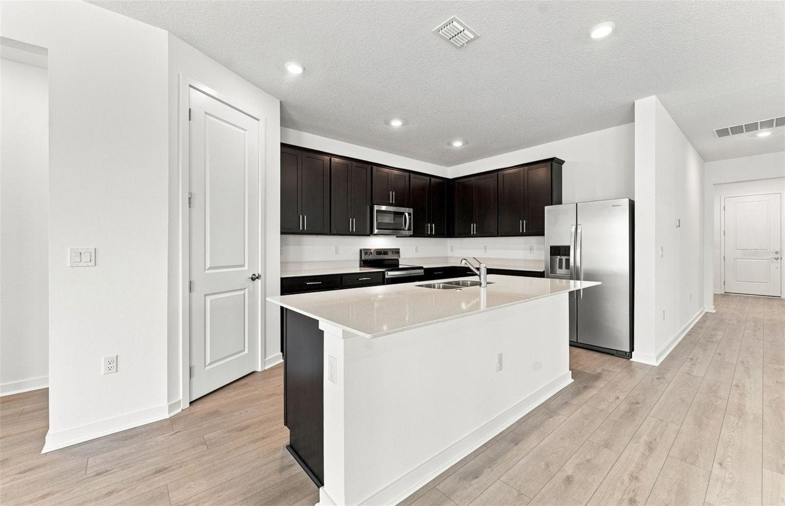 Stylish Kitchen - 4400 SW 82ND LOOP, OCALA