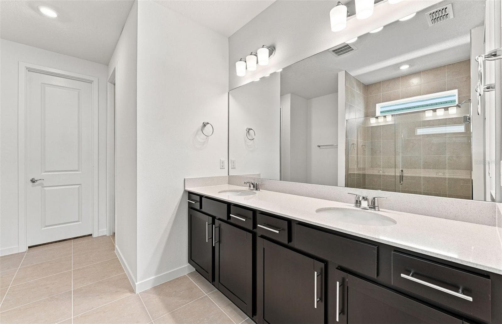 Owner's Bath w/Dual Sinks - 4400 SW 82ND LOOP, OCALA