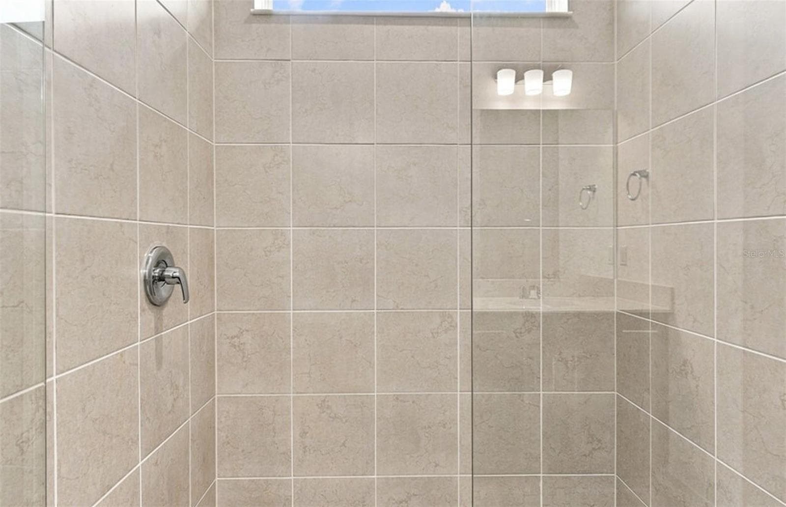 Owner's Walk-in Shower w/Heavy Glass Door - 4400 SW 82ND LOOP, OCALA