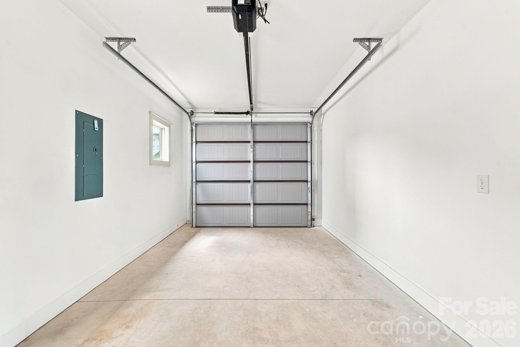 one car garage - 128 Chepstow Place, Black Mountain