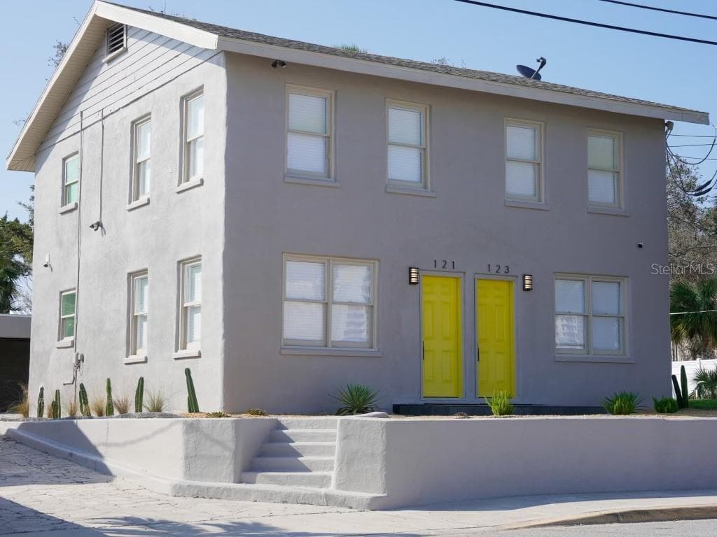 121-123 N HOLLYWOOD AVE