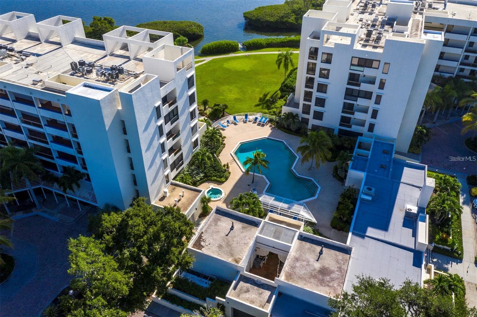 Condominium at 1906 HARBOURSIDE DR #303, LONGBOAT KEY, photo 40 of 55