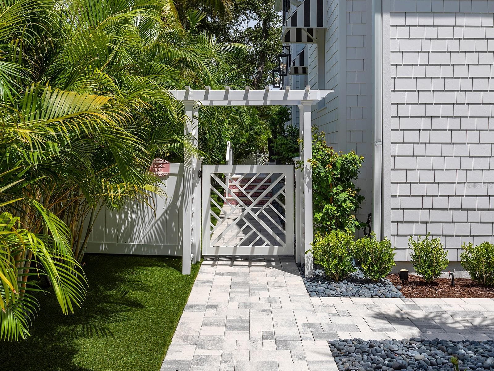 Single Family Residence at 1621 BAY POINT CT, SARASOTA, photo 16 of 84
