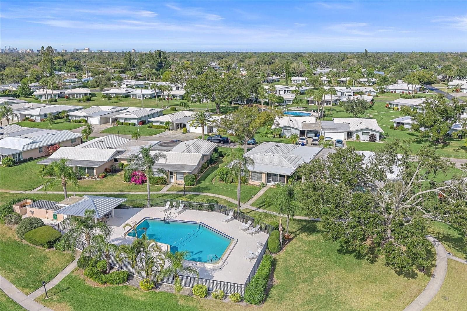 Condominium at 3286 BRUNSWICK LN #704, SARASOTA, photo 2 of 35