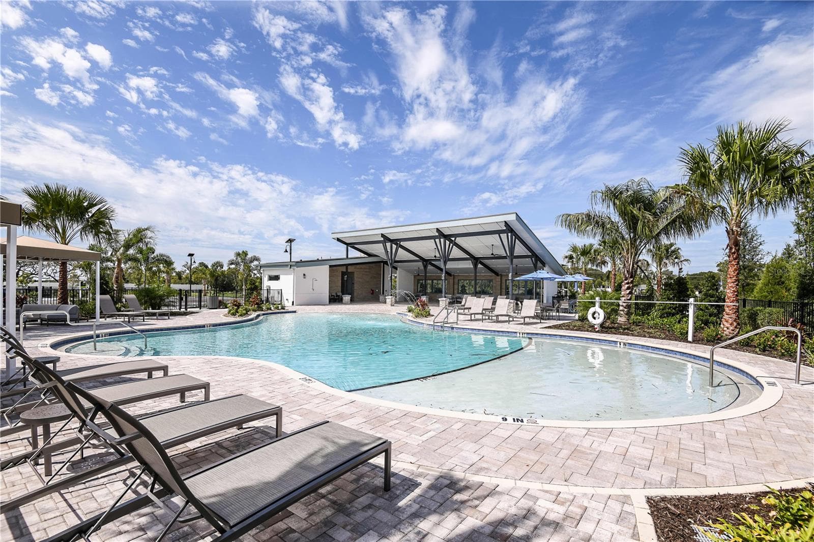 Sun Deck - 12443 49TH ST E, PARRISH