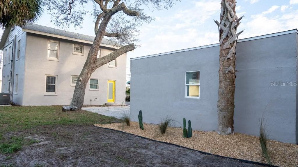 Half Duplex at 121-123 N HOLLYWOOD AVE, DAYTONA BEACH, photo 59 of 61
