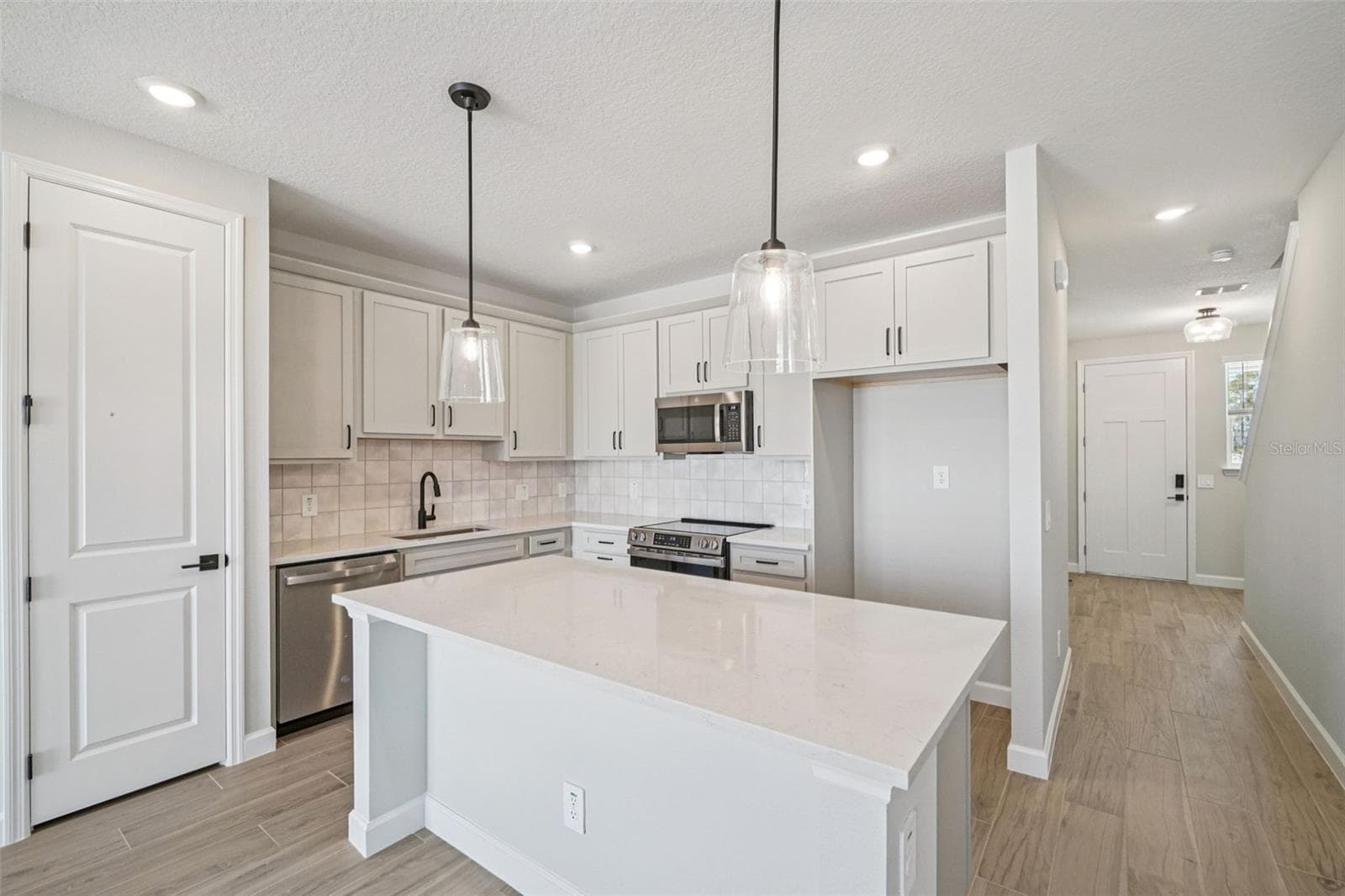 Townhouse at 7324 DEER VALLEY CIRCLE, TAMPA, photo 8 of 25