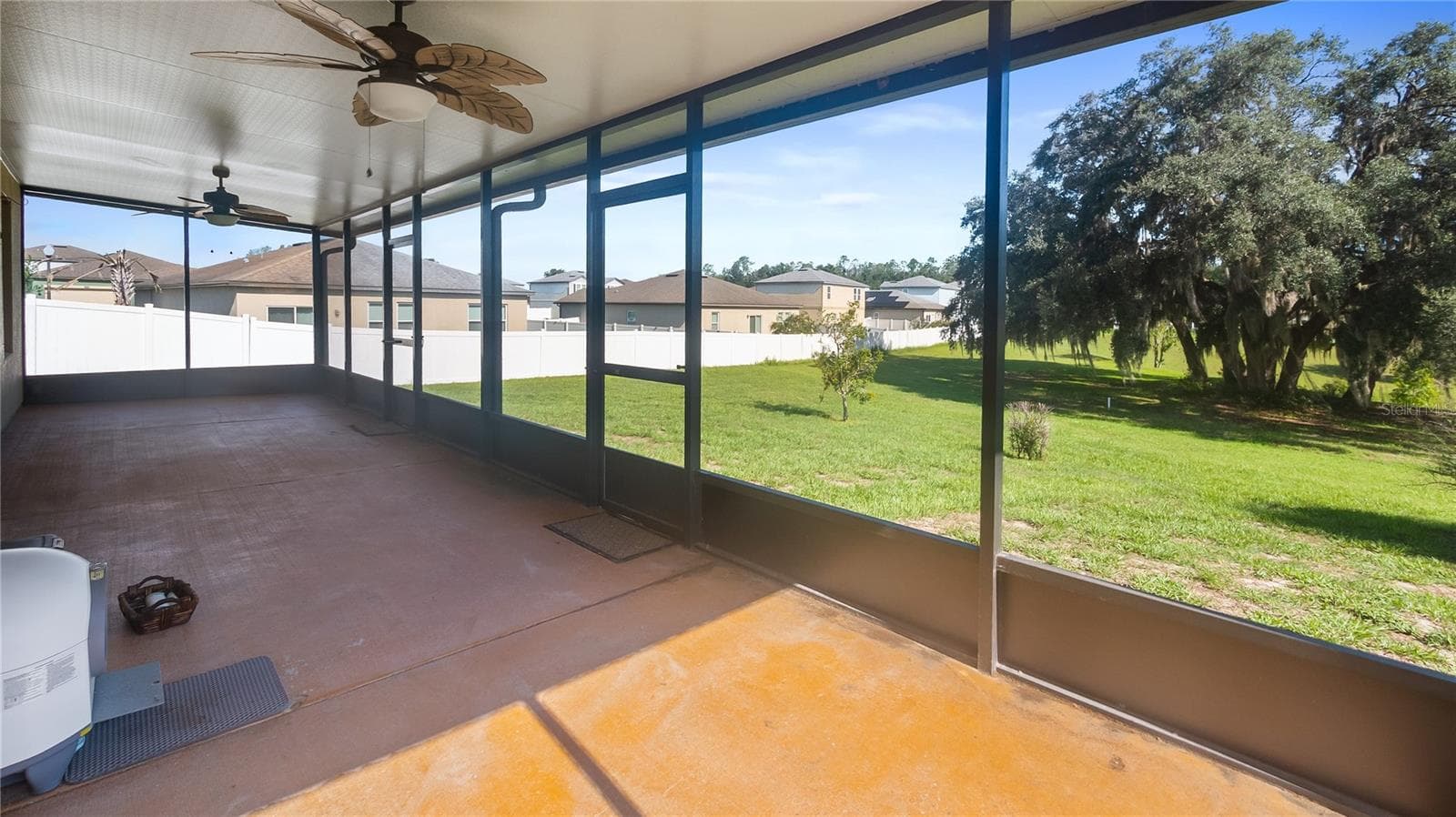 Single Family Residence at 15409 IVORY GULL LN, MASCOTTE, photo 20 of 36