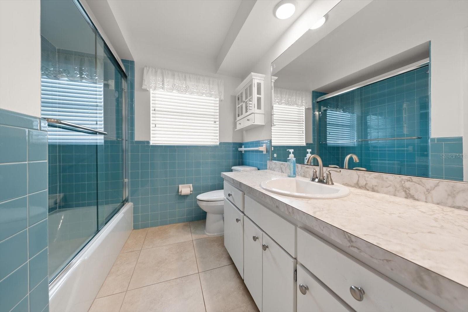 Guest Bathroom - 1972 SEVER DR, CLEARWATER