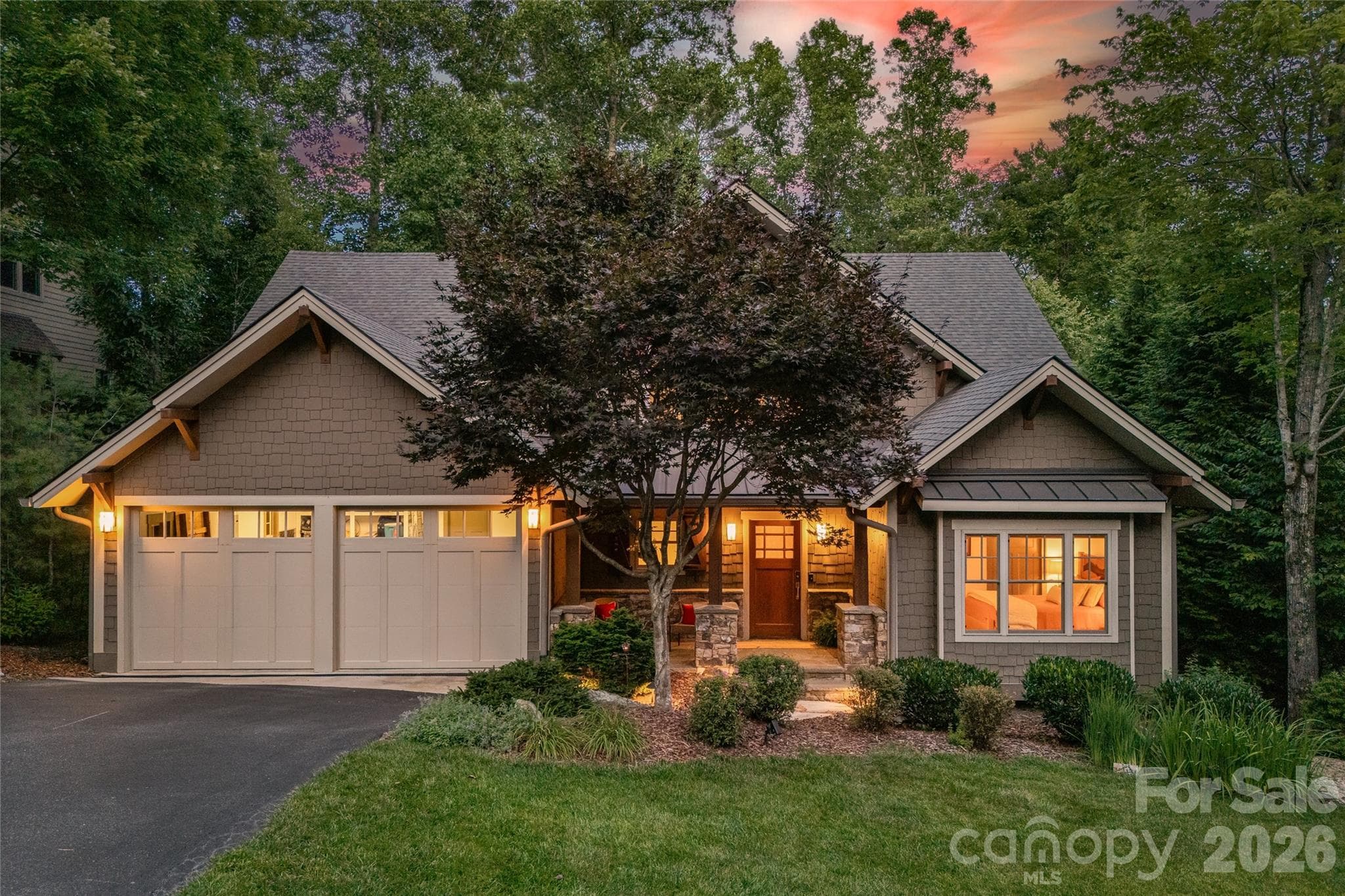 Single Family Residence at 15 E Owl Creek Lane, Fairview, photo 4 of 46