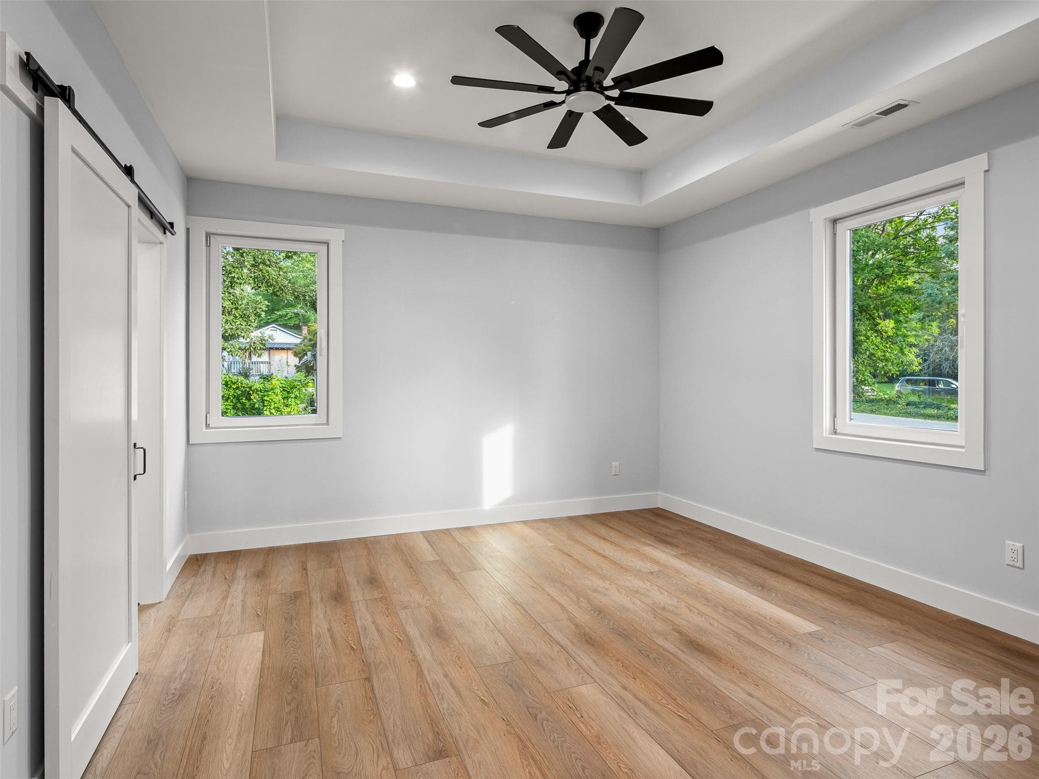 Single Family Residence at 902 Narva Road, Hendersonville, photo 12 of 48